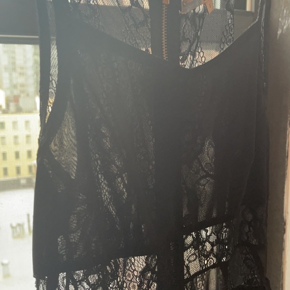 Lacey summer dress - Picture 3 of 3